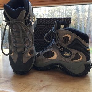 Merrill Ladies Hiking Books Size 7.5